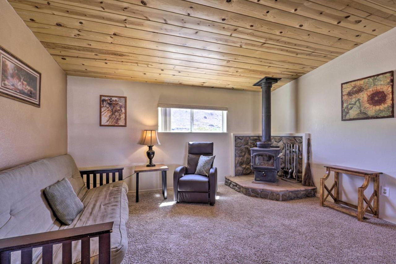 Rustic Bullhead City Retreat With Porch And Views Eksteriør billede