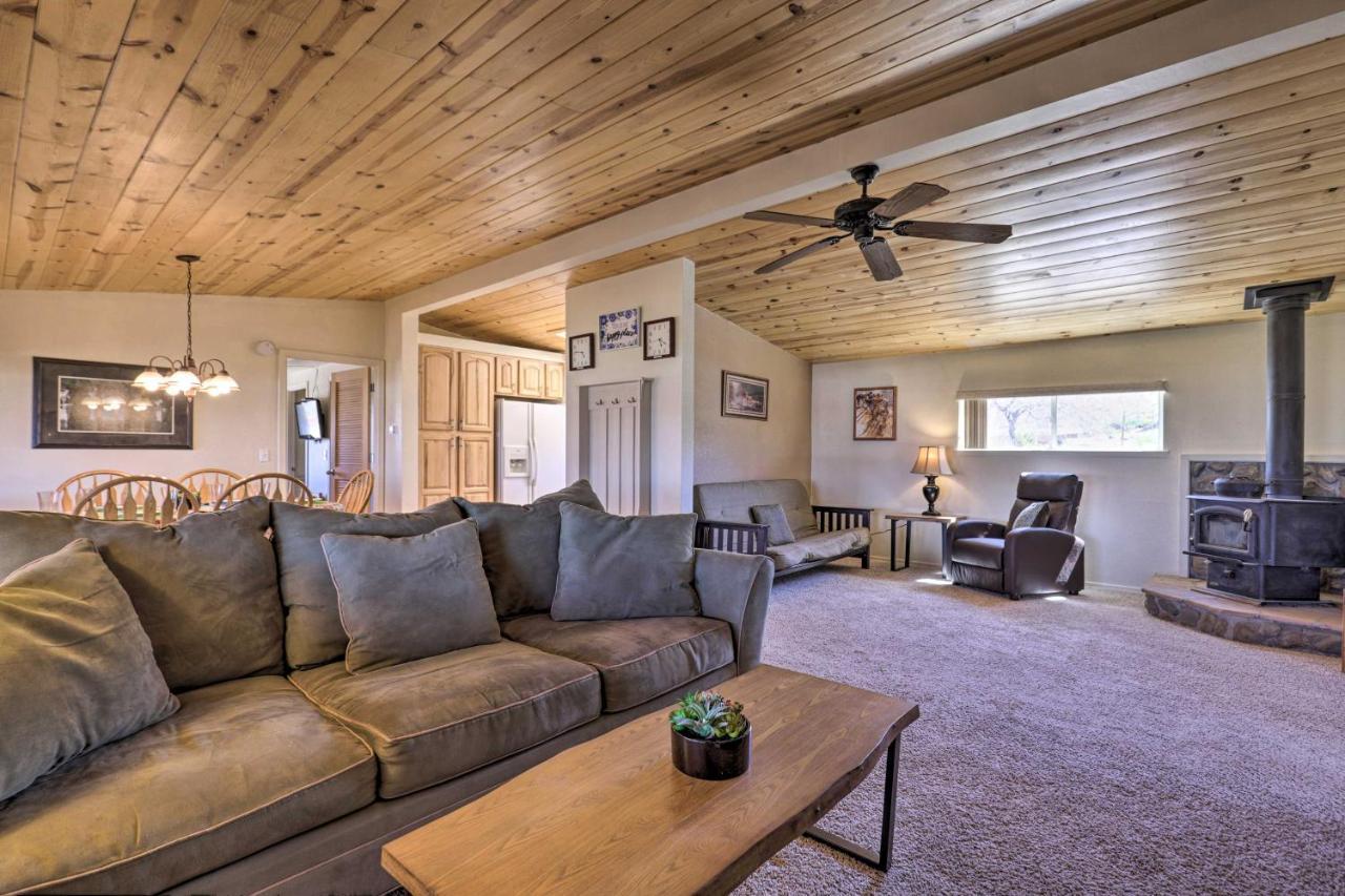 Rustic Bullhead City Retreat With Porch And Views Eksteriør billede