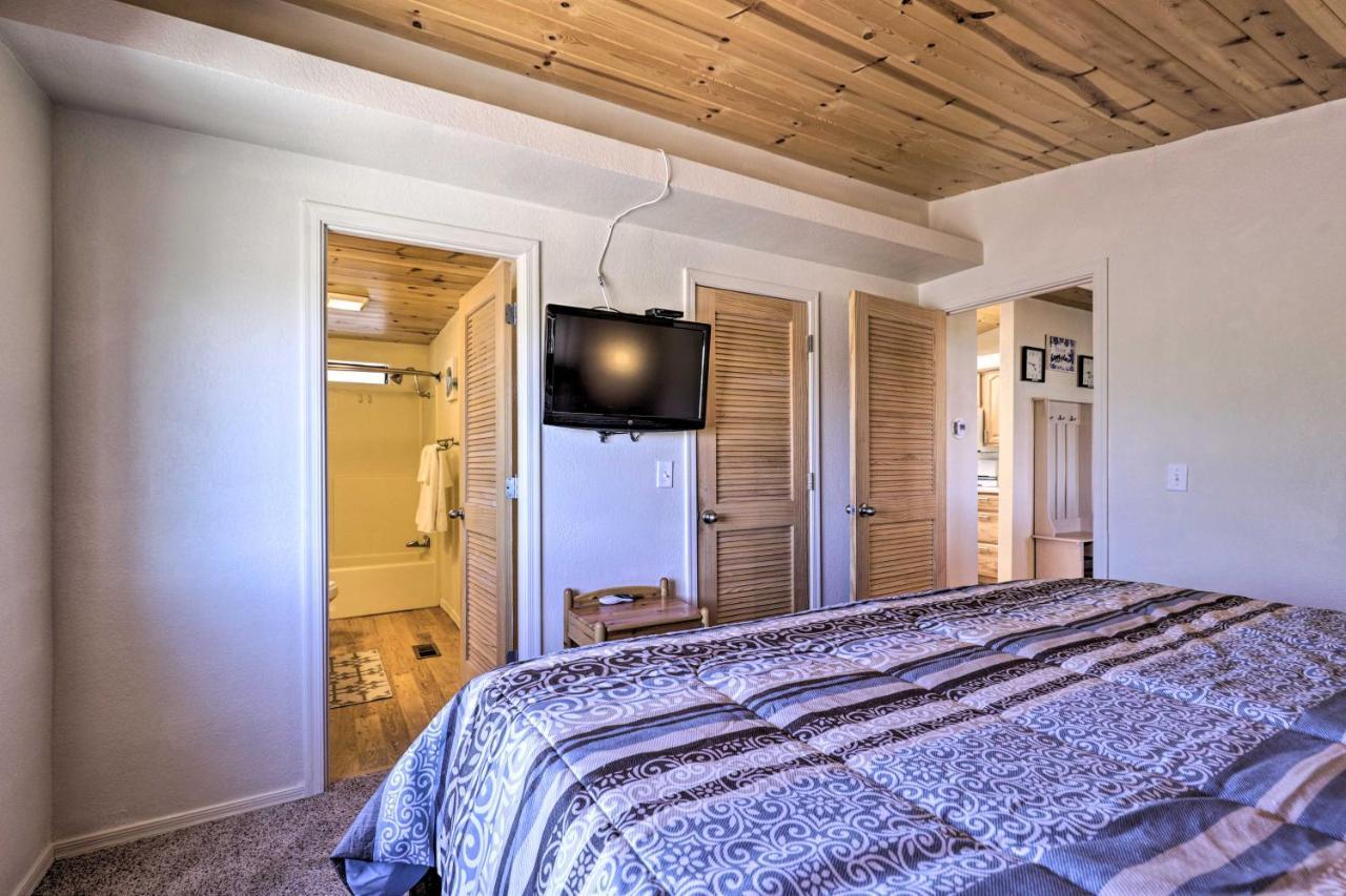Rustic Bullhead City Retreat With Porch And Views Eksteriør billede